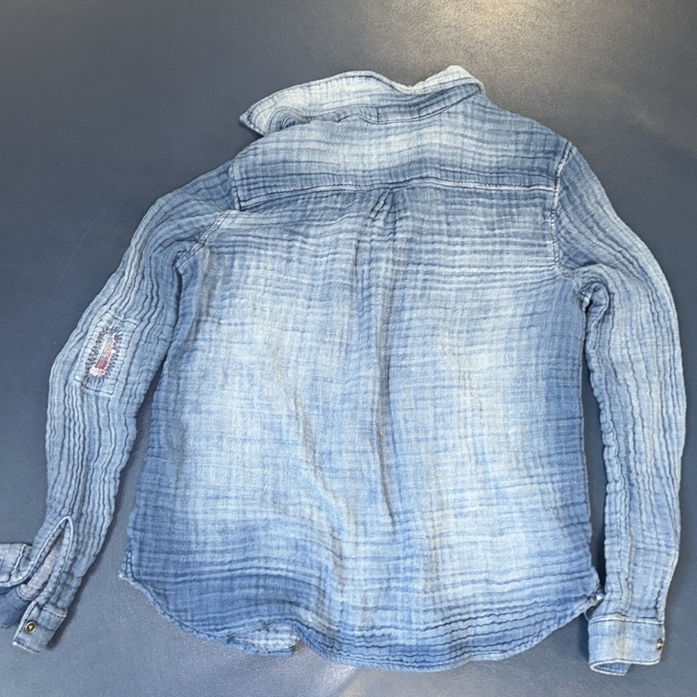 Cloth & Stone Sz L Light Blue Chambray button front Top-runs small - Picture 5 of 6